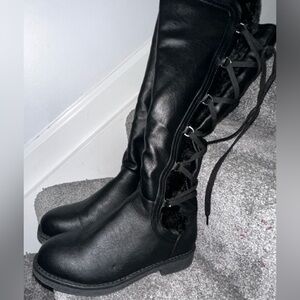 Dream Pairs Black Lace-Up Boots size 7.5